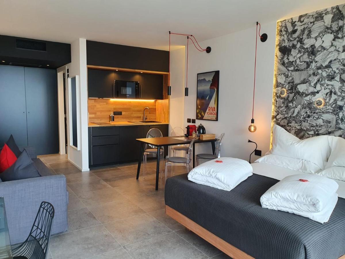 Visioni Lake View Boutique Rooms & Breakfast - Adults Friendly Riva del Garda Dış mekan fotoğraf